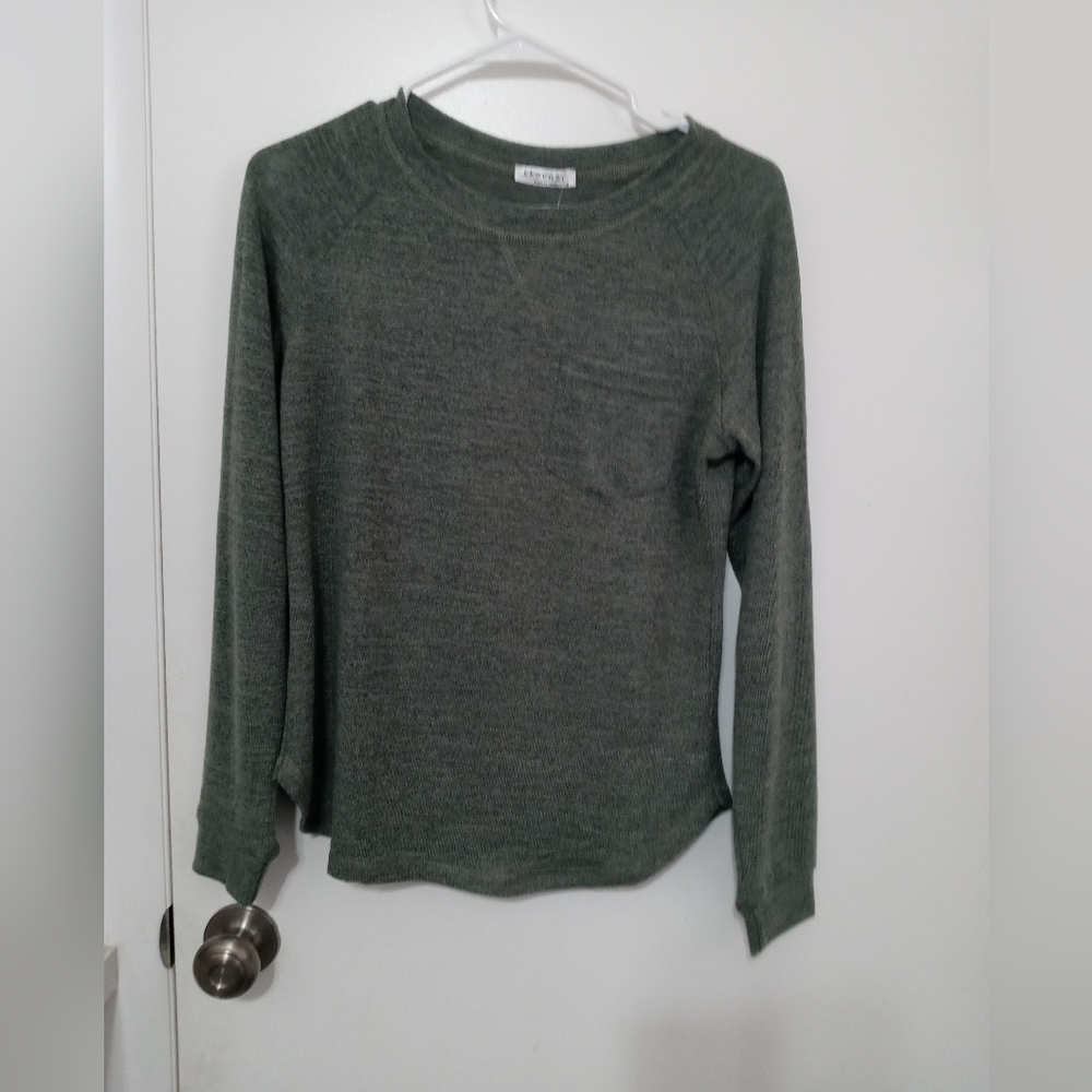 Ekouaer long sleeve Semi Sheer Sage Green Stretch Pullover w Pocket